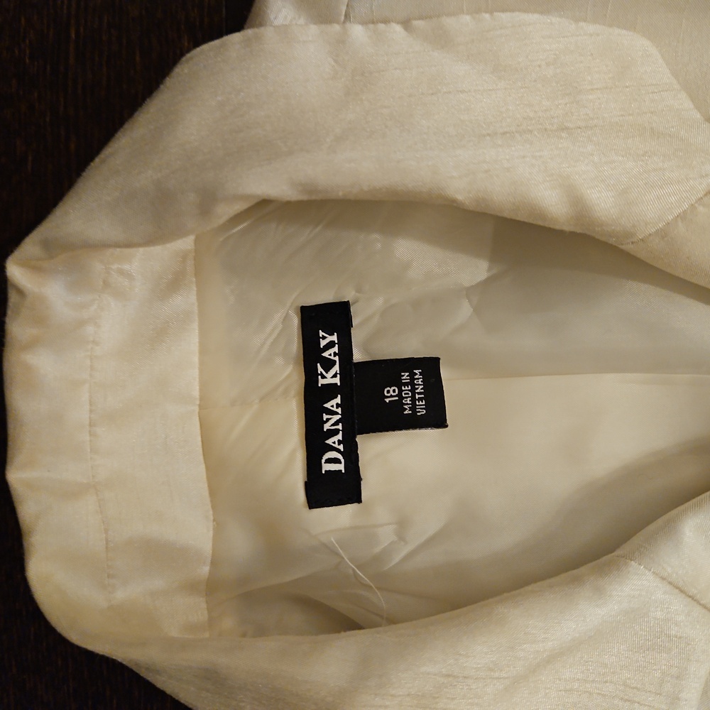 Women's Cream Jacket - Picture 3 of 4